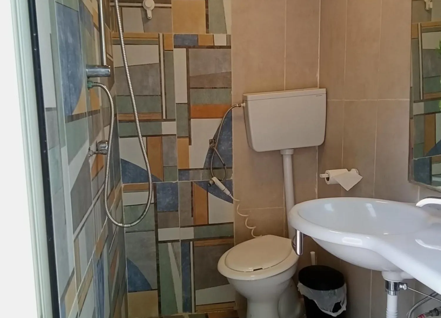 بيت ضيافة فندق كاتانيافي  La Casetta Colorata