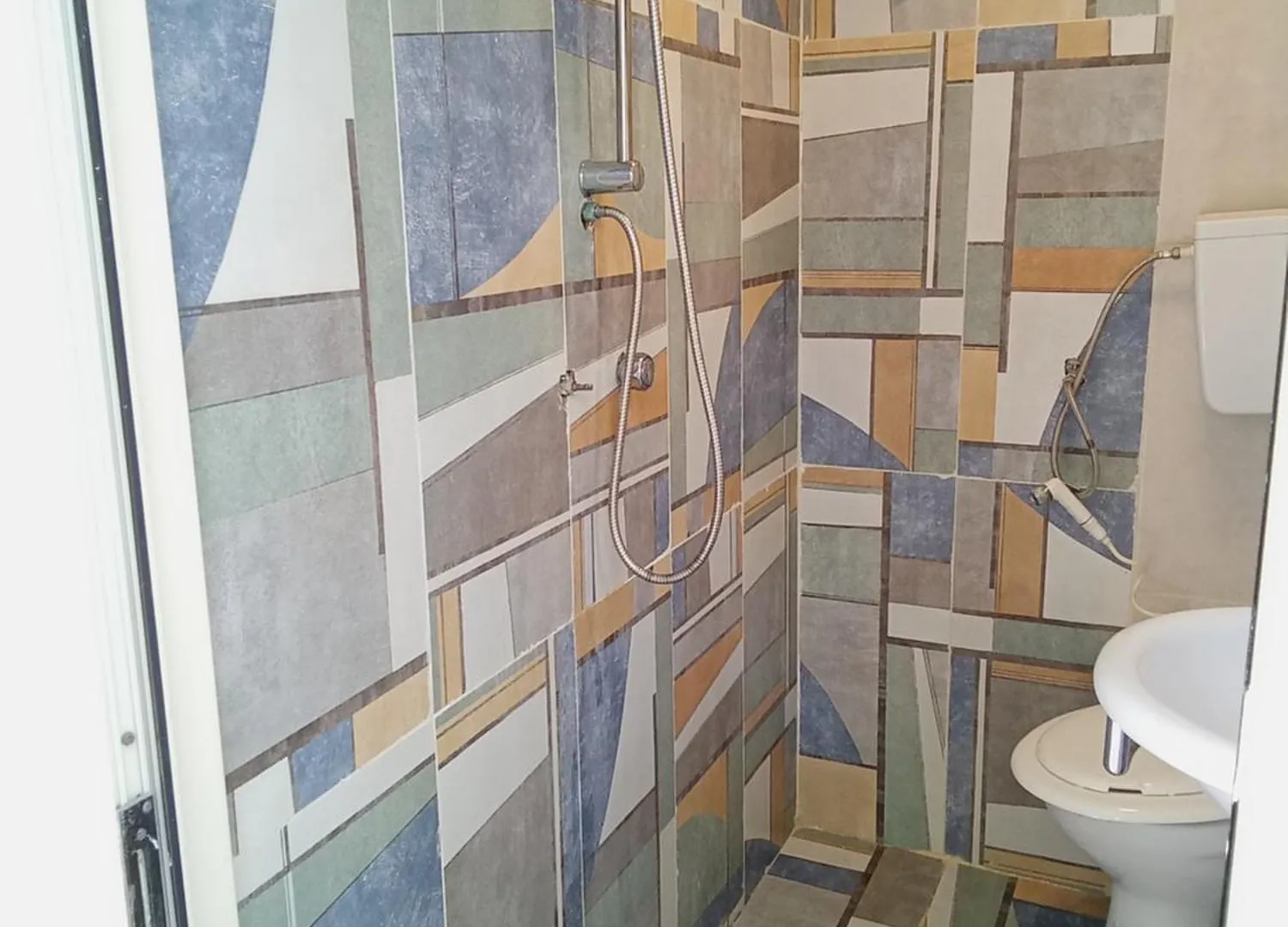 فندق كاتانيافي  La Casetta Colorata بيت ضيافة كاتانيا
